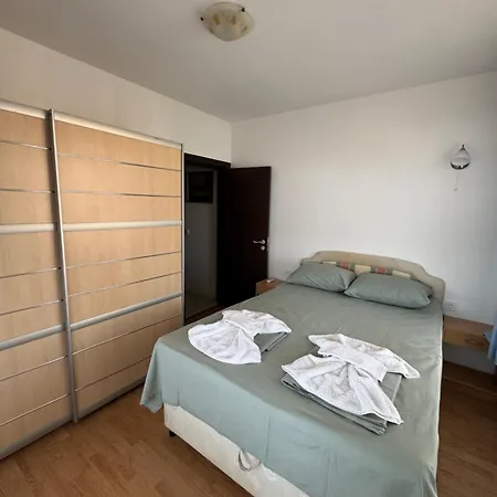 Апартамент Vp Palazzo Несебър